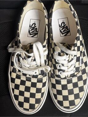 Vans Checkerboard Low-Top Sneakers - Black & Cream Interior